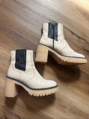 Free People Cream Leather Chunky Chelsea Booties with Black Panels